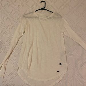 NWT. Hollister XS plain white tee. Full length, never worn!